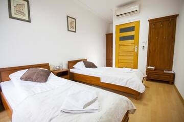 Фото номера Двухместный номер с 2 отдельными кроватями Отель Motel Te Klimaty г. Челядзь 3