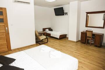 Фото номера Трехместный номер Отель Motel Te Klimaty г. Челядзь 5